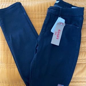 NWT Levi’s Mid Rise Skinny Jean